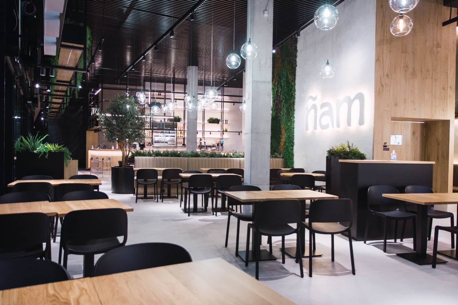 Ñam Restaurante Intermodal