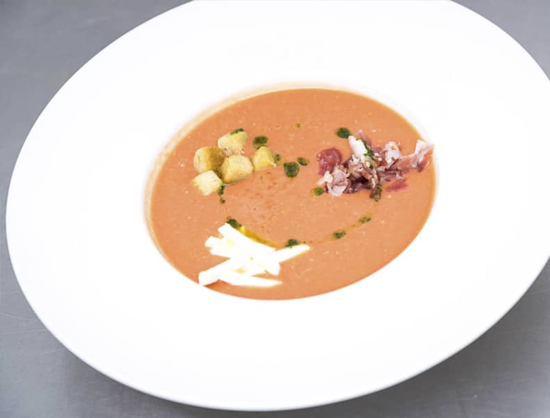 nam-restaurante-salmorejo-con-jamon-y-huevo-cocido